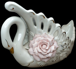 Декор. ваза-конфетница из керамики Лебедь арт. КОА-15159 - фото